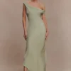 Yvette slip-maxiklänning med asymmetrisk fåll – salvia Yvette slip-maxiklänning med asymmetrisk fåll – salvia