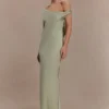 Yvette slip-maxiklänning med asymmetrisk fåll – salvia Yvette slip-maxiklänning med asymmetrisk fåll – salvia