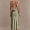 Yvette slip-maxiklänning med asymmetrisk fåll – salvia Yvette slip-maxiklänning med asymmetrisk fåll – salvia
