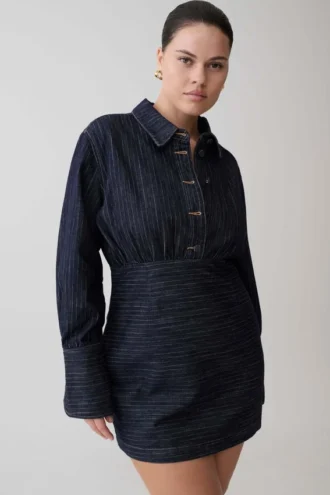 Zarah miniklänning i denim med långa ärmar – indigostripad